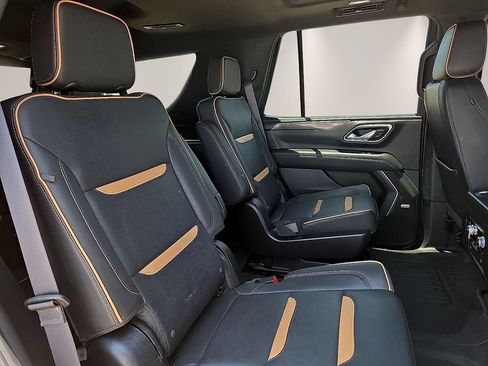 Used 2024 GMC Yukon AT4 w/ Technology Package AWD/4WD image 10