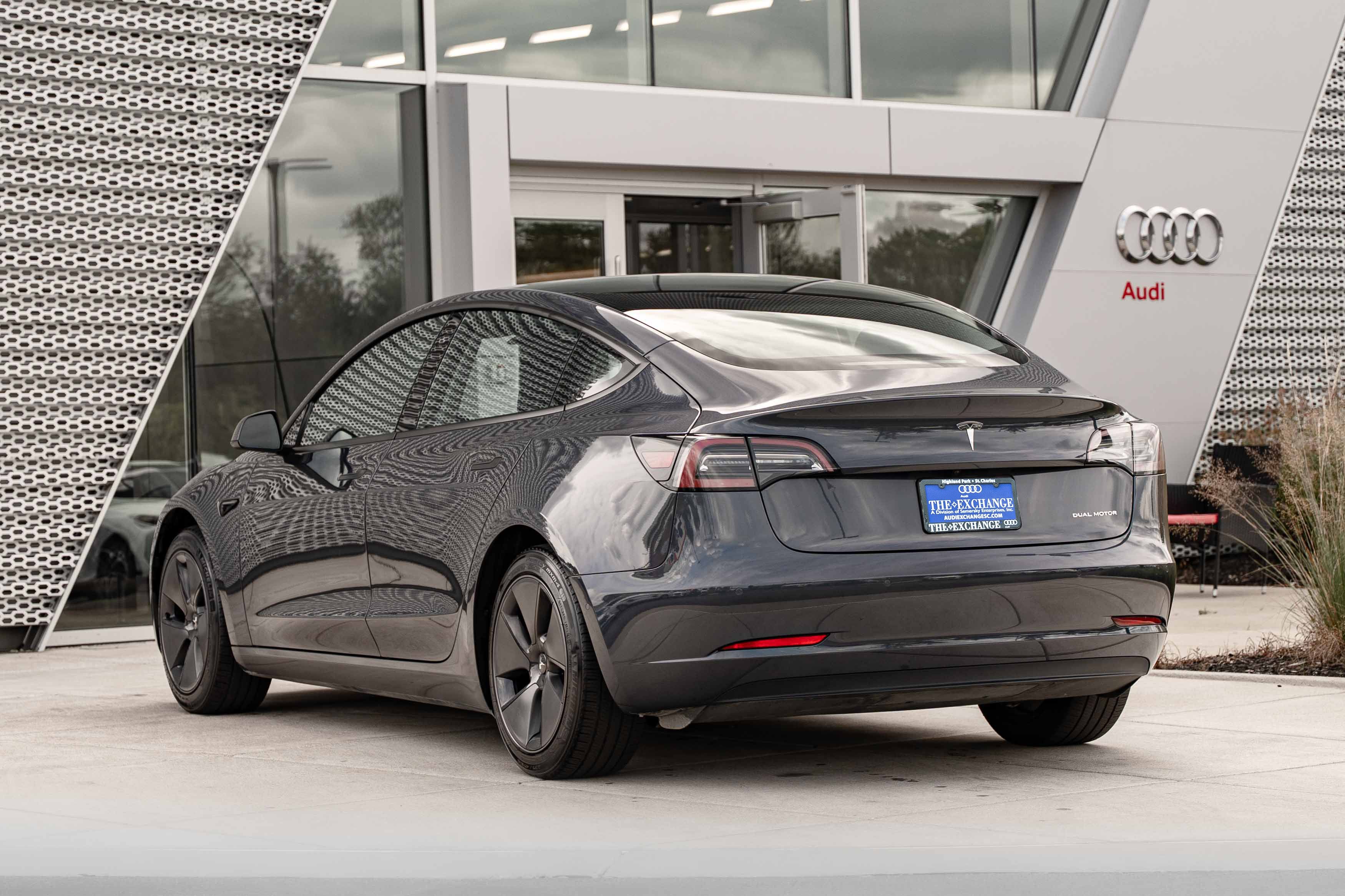Used 2022 Tesla Model 3 Long Range AWD/4WD image 5