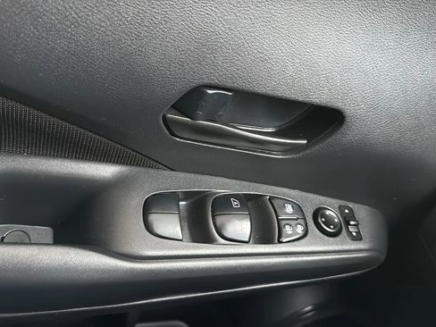 Used 2023 Nissan Kicks S image 22