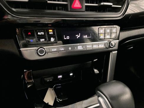 Used 2025 Kia Seltos S AWD/4WD image 25