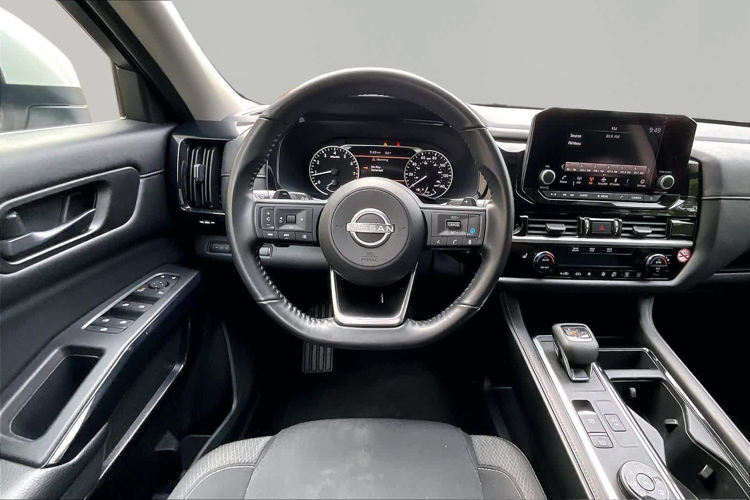 Used 2025 Nissan Pathfinder SV AWD/4WD image 6