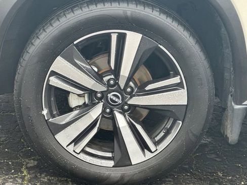 Used 2023 Nissan Rogue Platinum w/ Platinum Premium Package image 32