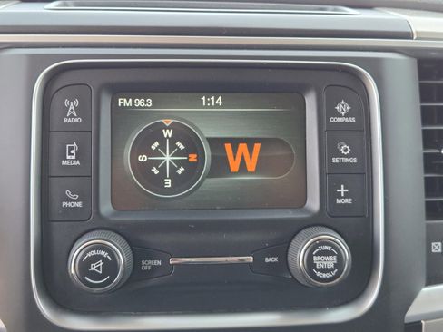 Used 2020 RAM 1500 Classic SLT RWD image 10