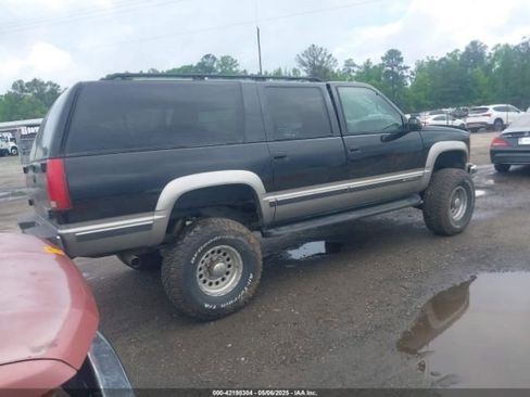 Used 1999 Chevrolet Suburban 2500 w/ Preferred Equipment Group 3 AWD/4WD image 4