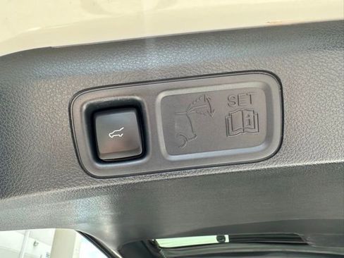 Used 2023 Ford Expedition XLT RWD image 30