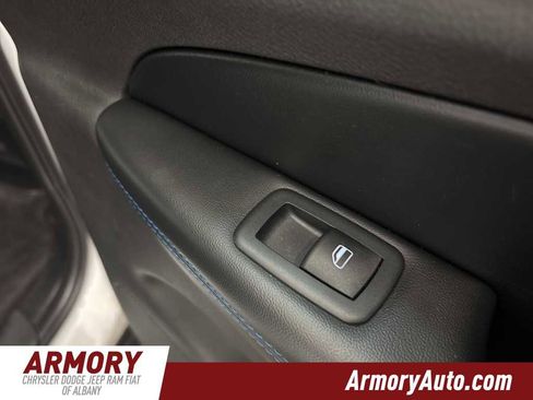 Used 2018 Jeep Grand Cherokee Laredo image 33