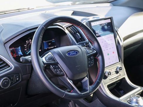 Used 2024 Ford Edge ST-Line w/ Class II Trailer Tow Package AWD/4WD image 36