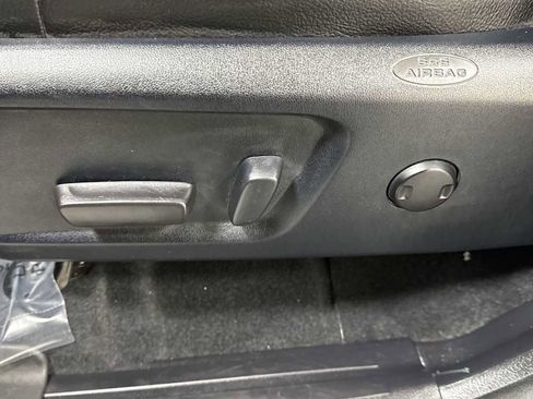 Certified 2017 Toyota Tundra SR5 image 14