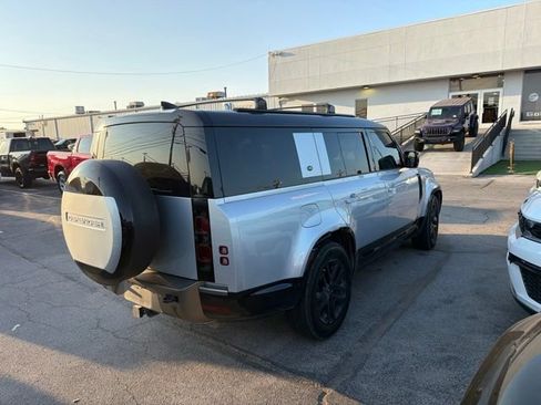 Used 2024 Land Rover Defender 130 X-Dynamic SE AWD/4WD image 4