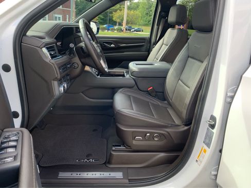 Used 2023 GMC Yukon Denali w/ Max Trailering Package image 11