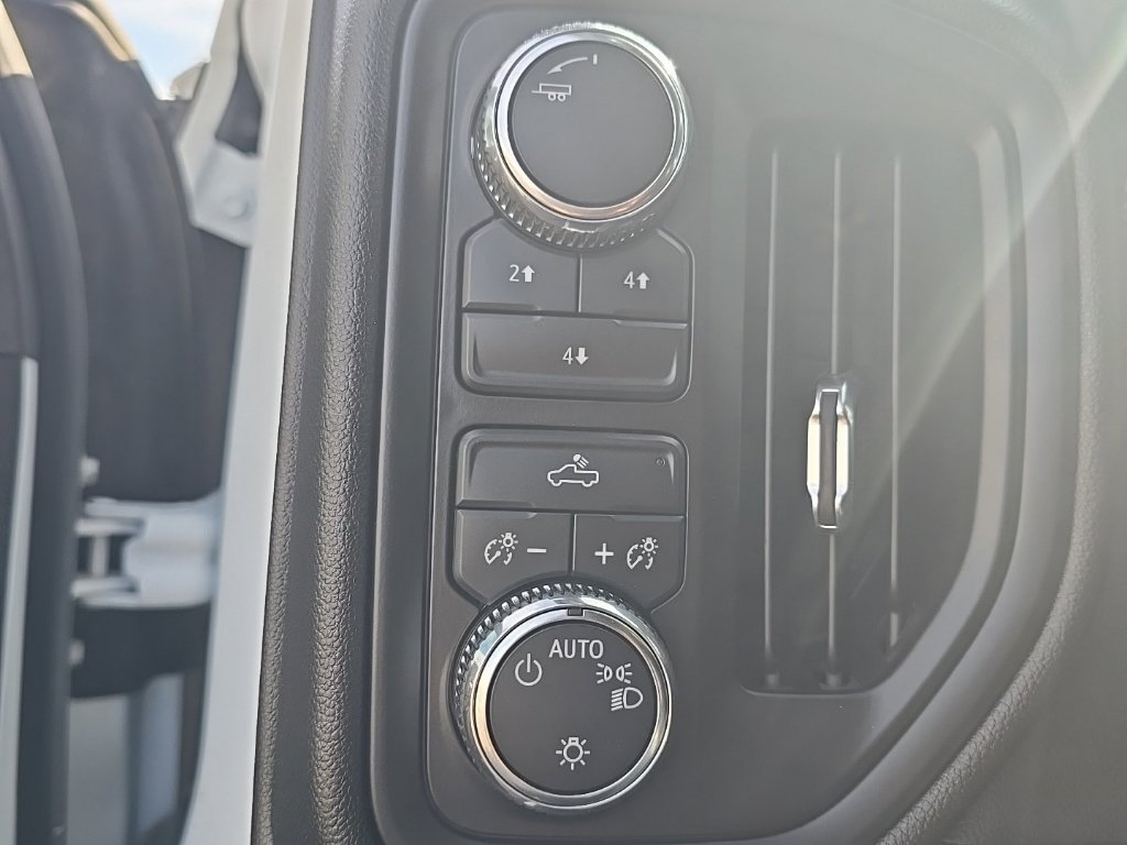 Used 2024 GMC Sierra 3500 Pro AWD/4WD image 11