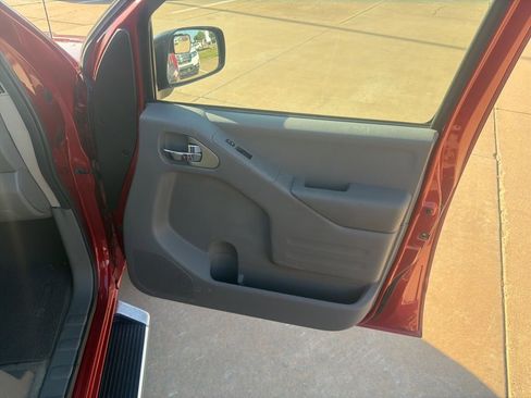 Used 2015 Nissan Frontier SV w/ SV Value Truck Package image 26