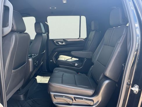 Used 2024 Chevrolet Suburban RST w/ Luxury Package RWD image 32