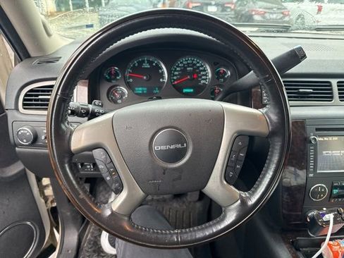 Used 2014 GMC Yukon XL Denali AWD/4WD image 8