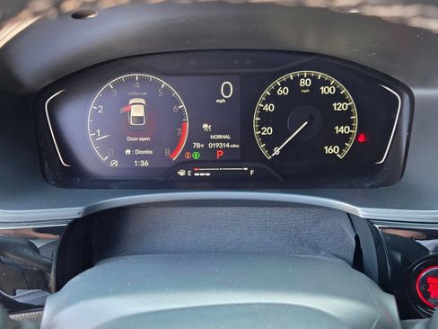 Used 2025 Honda Civic Sport image 25