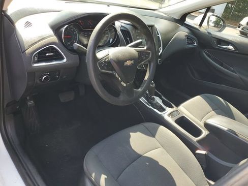 Certified 2017 Chevrolet Cruze LT w/ Convenience Package FWD image 18