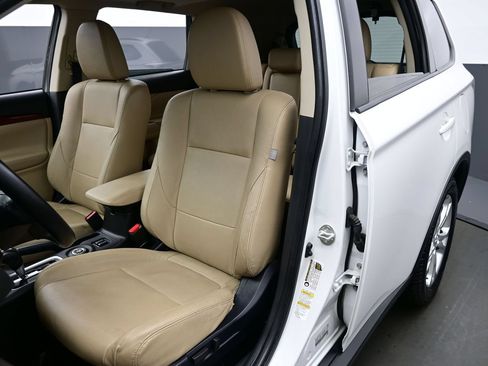 Used 2015 Mitsubishi Outlander SE AWD/4WD image 12