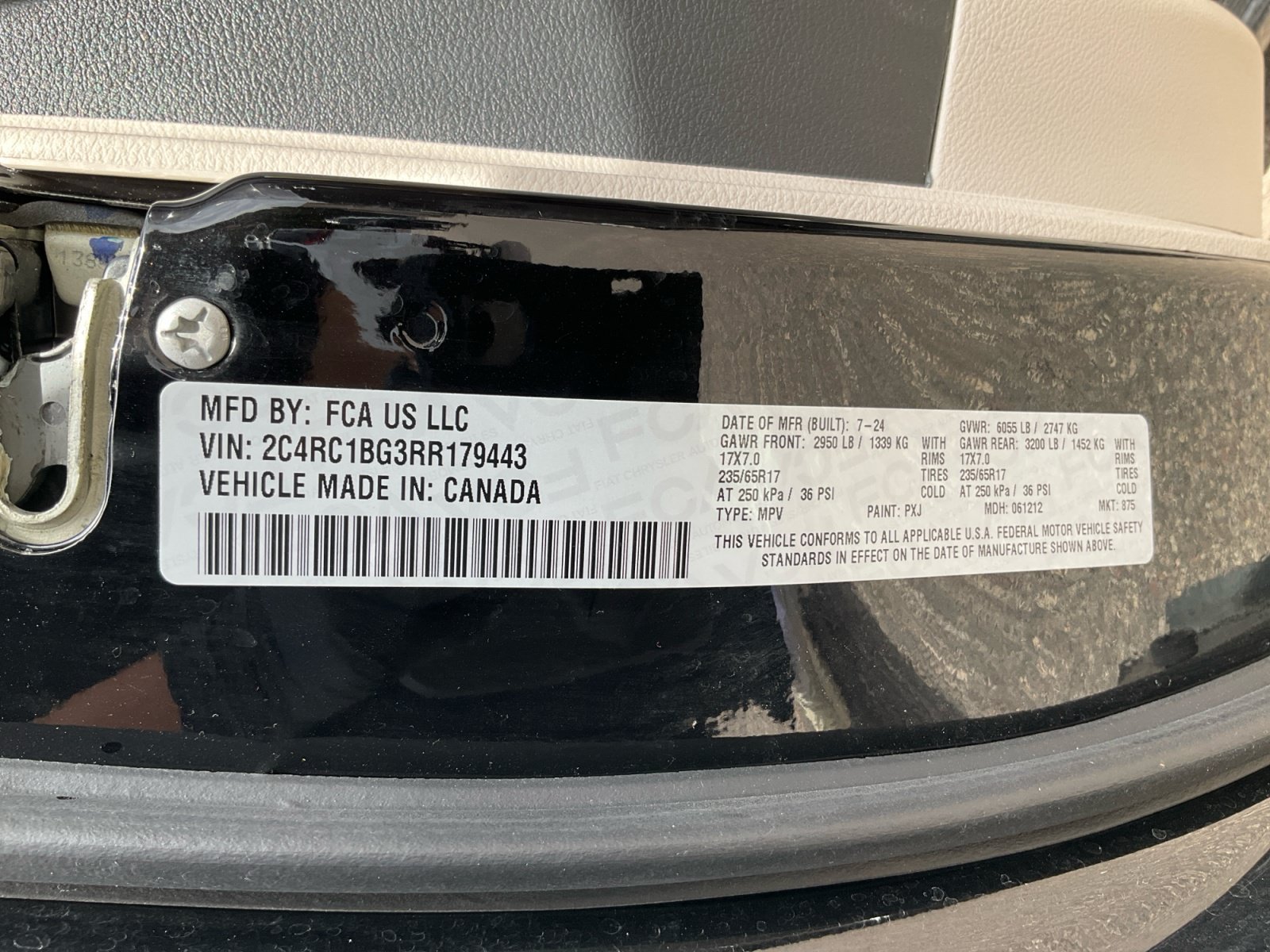 Used 2024 Chrysler Pacifica Touring-L FWD image 27