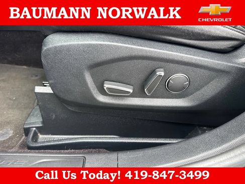 Used 2016 Ford Edge SEL FWD image 23