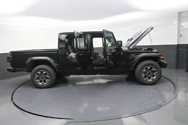 New 2026 Jeep Gladiator Sport AWD/4WD image 36