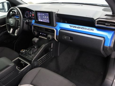 Certified 2025 Toyota Tacoma TRD Off-Road AWD/4WD image 36