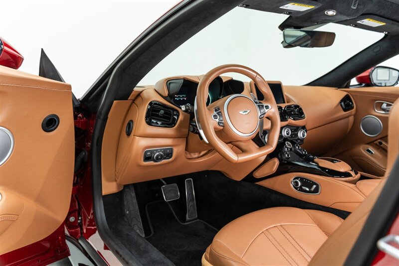 Used 2020 Aston Martin V8 Vantage Coupe RWD image 81