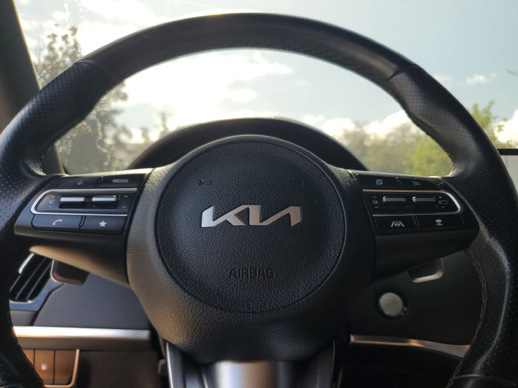Used 2022 Kia Stinger GT1 w/ Red Interior Color Package RWD image 23