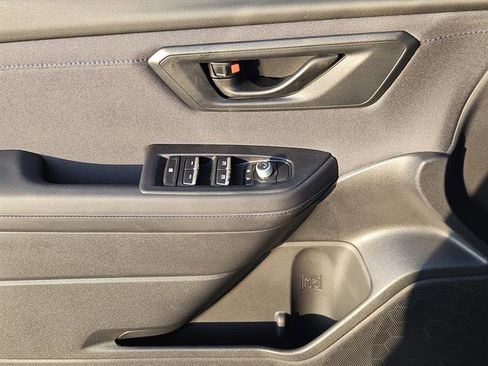 Certified 2025 Subaru Forester Premium image 16