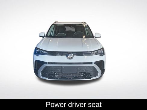Used 2025 Volkswagen Taos SE AWD/4WD image 13