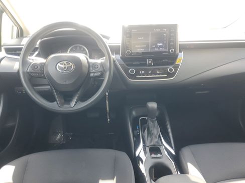 Used 2021 Toyota Corolla LE image 10