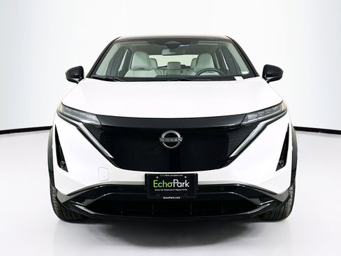 Used 2023 Nissan Ariya AWD image 2