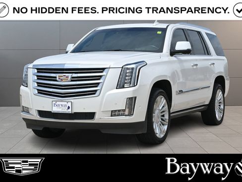 Used 2017 Cadillac Escalade Platinum RWD image 1