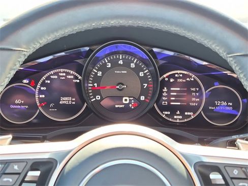 Used 2022 Porsche Cayenne Platinum Edition image 12