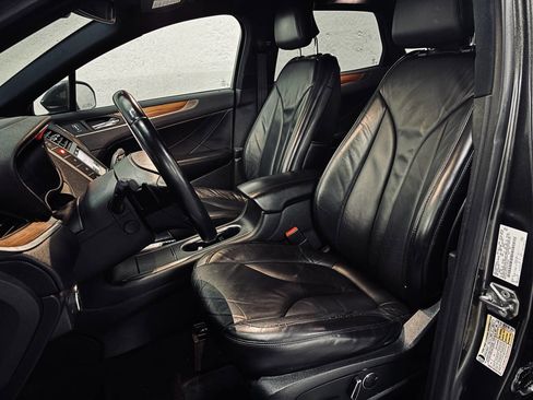 Used 2017 Lincoln MKC Select w/ Select Plus Package image 19