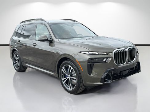 New 2027 BMW X7 xDrive40i w/ M Sport Package AWD/4WD image 1
