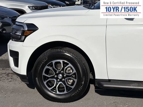 Used 2024 Ford Expedition XLT image 11