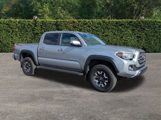Used 2017 Toyota Tacoma TRD Sport video 2