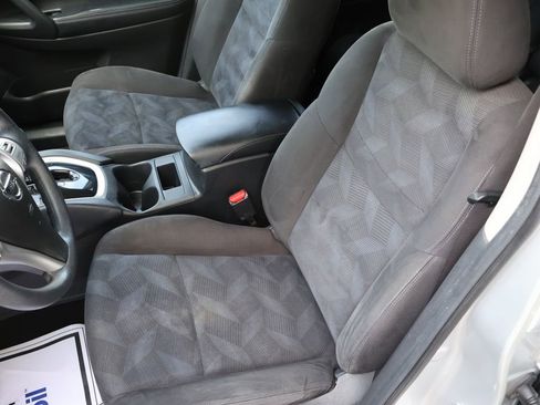 Used 2015 Nissan Rogue SV image 21