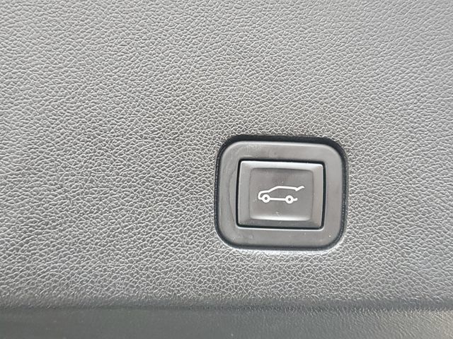 Certified 2023 Cadillac XT6 Premium Luxury w/ LPO, Floor Liner Package AWD/4WD image 9