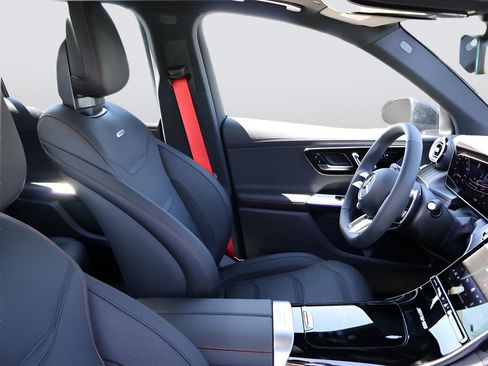 New 2025 Mercedes-Benz GLC 43 AMG 4MATIC image 12
