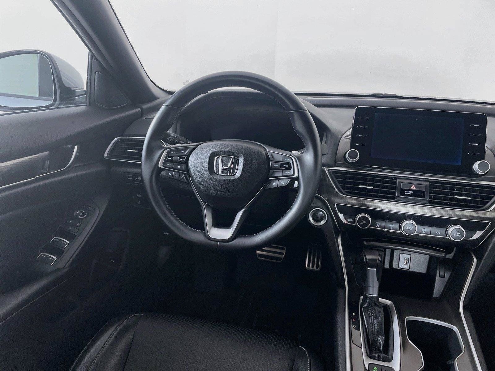 Used 2018 Honda Accord Sport image 2
