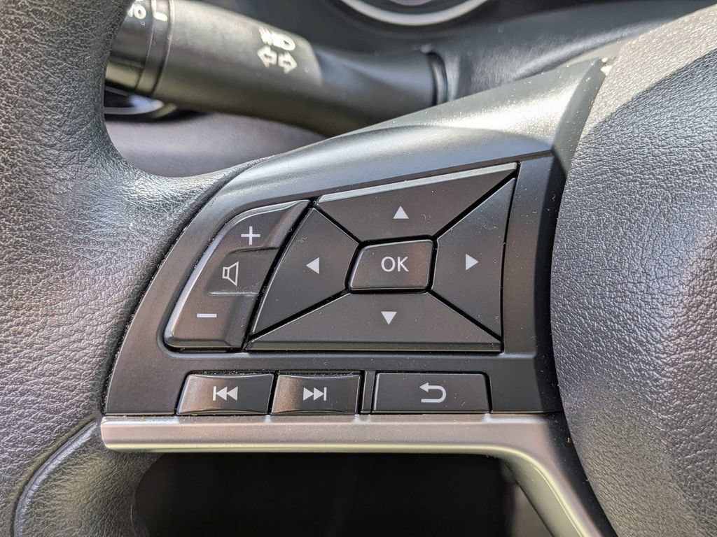 Used 2025 Nissan Sentra SV FWD image 21