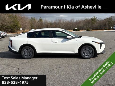 New 2026 Kia K4 LX image 7