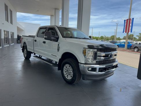 Certified 2019 Ford F250 XLT w/ XLT Value Package AWD/4WD image 4