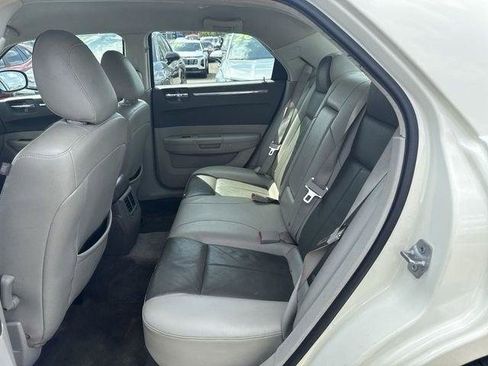 Used 2008 Chrysler 300 Touring RWD image 15