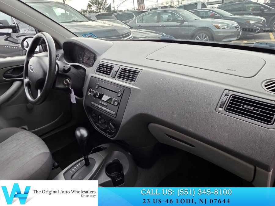 Used 2005 Ford Focus S FWD image 15