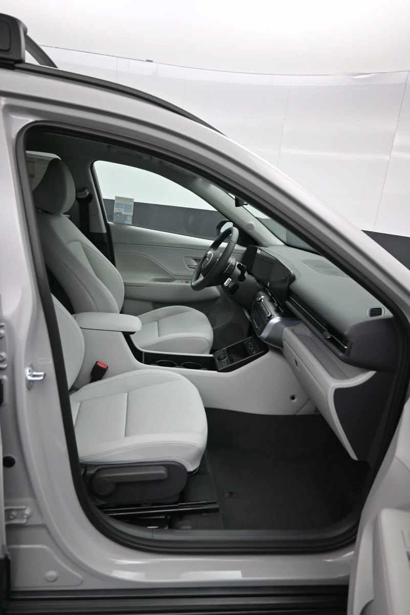 New 2026 Hyundai Kona SEL Premium AWD/4WD image 11