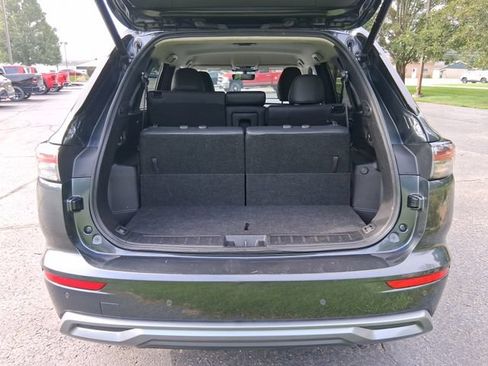 Used 2025 Mitsubishi Outlander AWD image 5