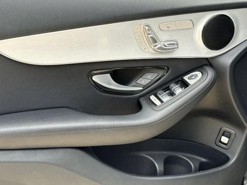 Used 2022 Mercedes-Benz GLC 300 w/ Multimedia Package Lite image 21