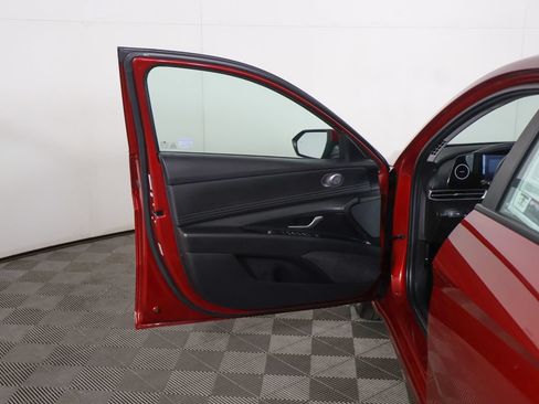 Used 2023 Hyundai Elantra SEL w/ Convenience Package FWD image 19